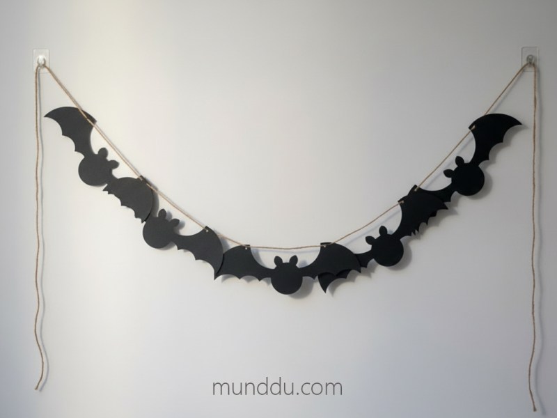 BAT GARLAND (GR013)